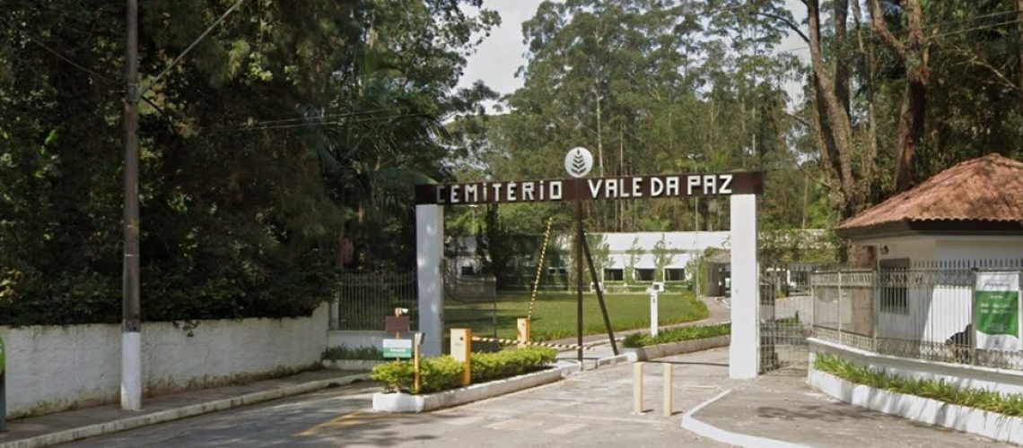 Coroa_de_Flores_Cemitério_Vale_da_Paz